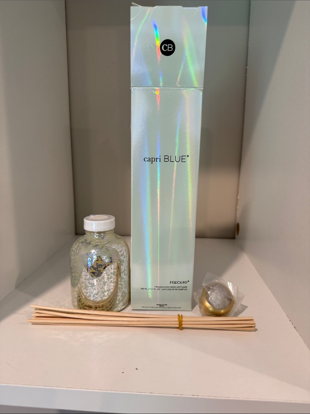Iridescent Volcano Reed Diffuser set 5.7 fl oz - Picture 4 of 5